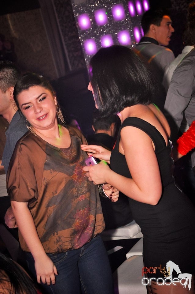 Petrecere în Club Life, 