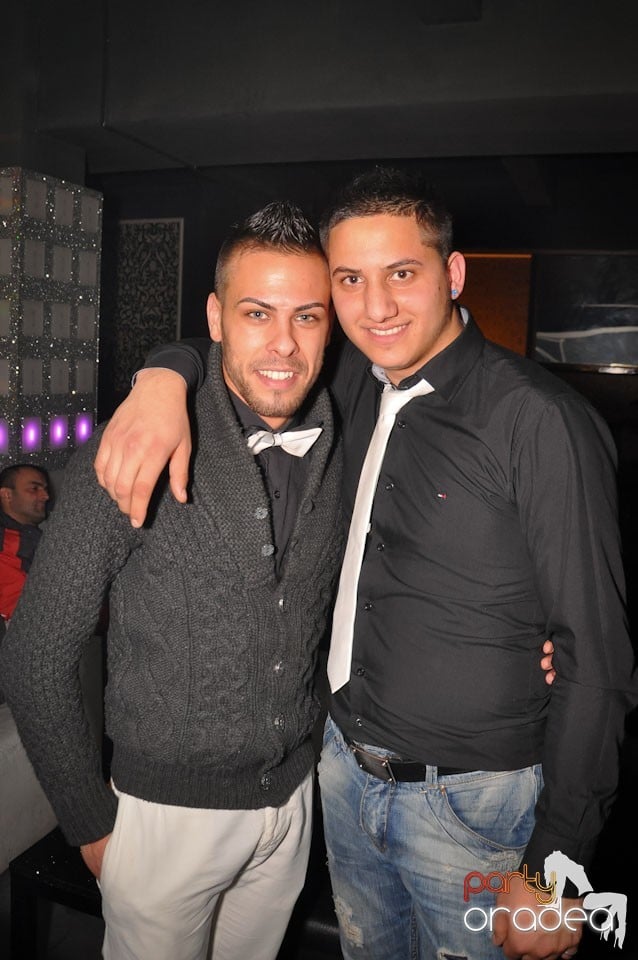 Petrecere în Club Life, 