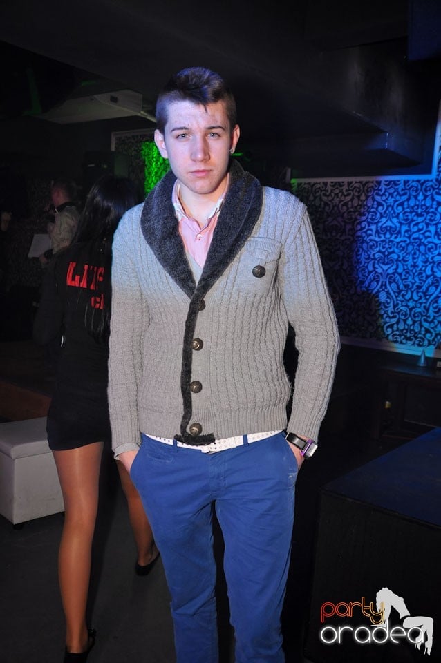 Petrecere în Club Life, 