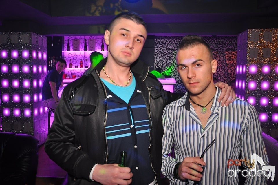 Petrecere în Club Life, 