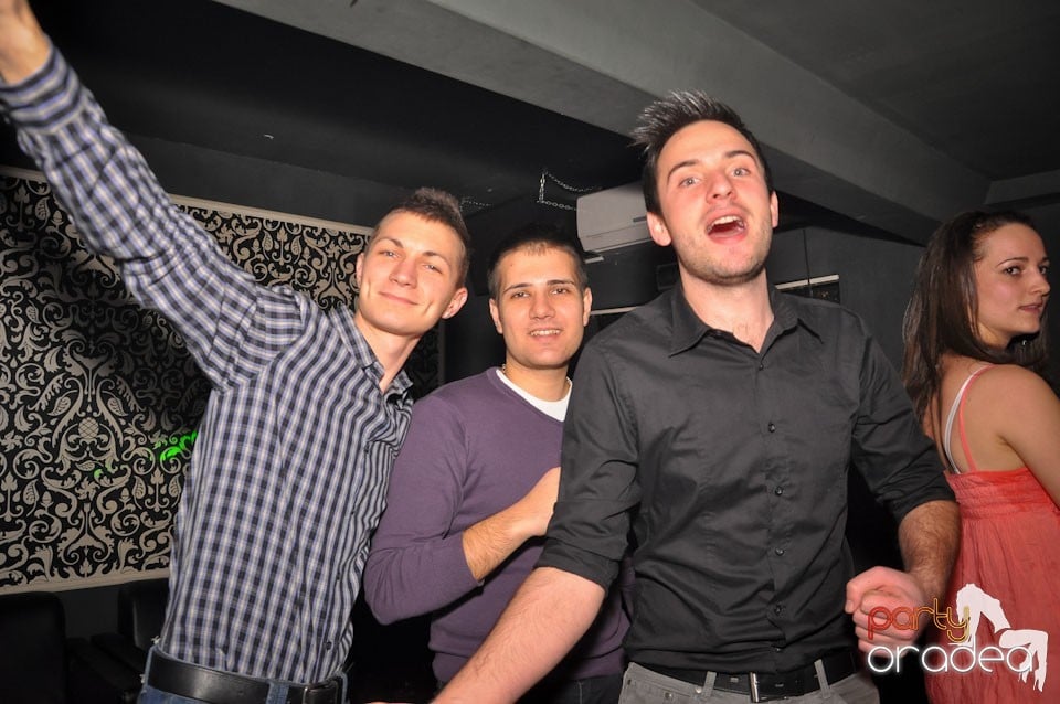 Petrecere în Club Life, 