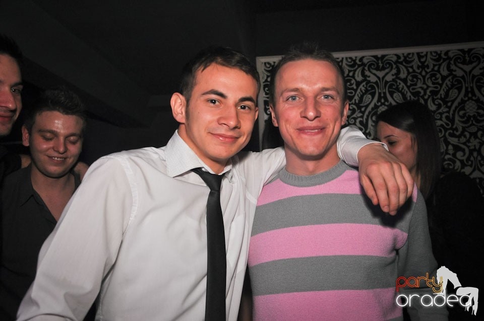 Petrecere în Club Life, 
