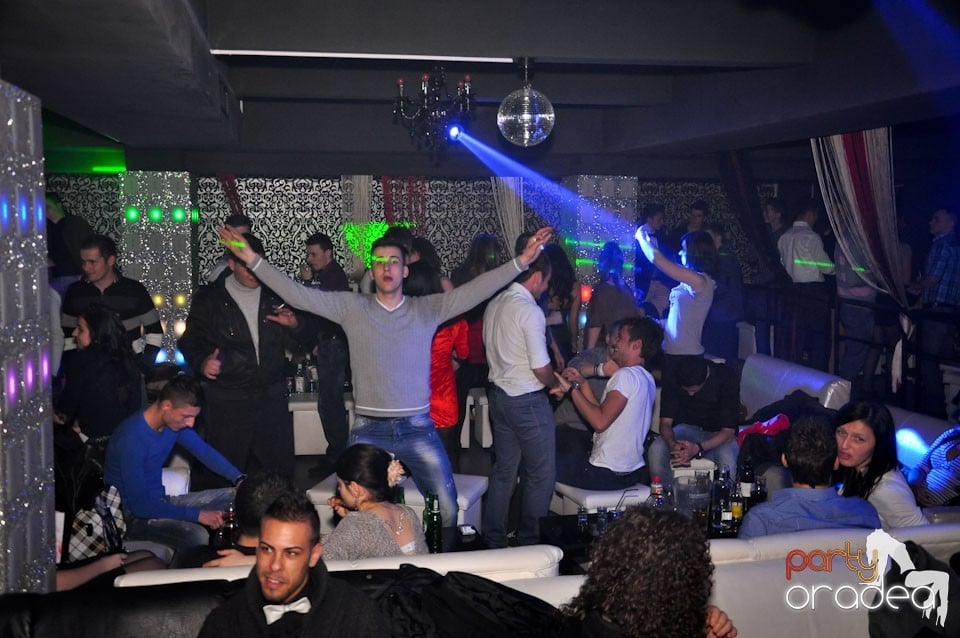 Petrecere în Club Life, 