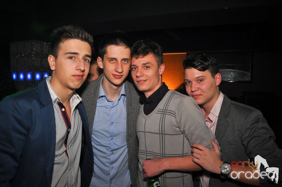Petrecere în Club Life, 