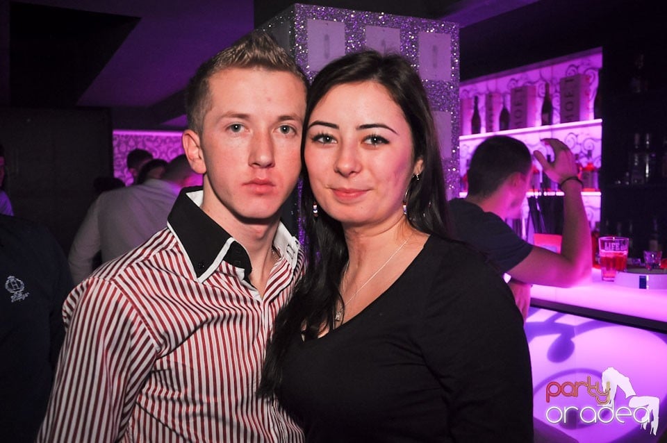Petrecere în Club Life, 