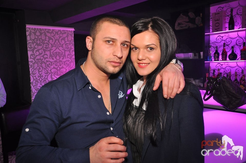 Petrecere în Club Life, 