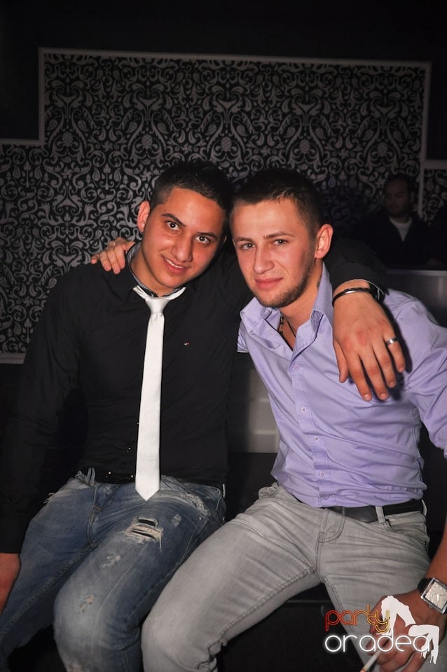 Petrecere în Club Life, 