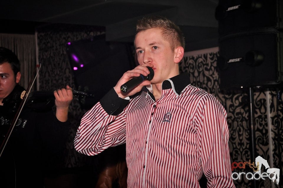 Petrecere în Club Life, 