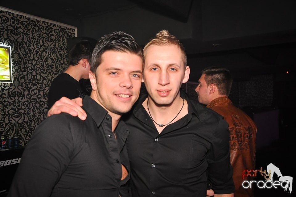 Petrecere în Club Life, 