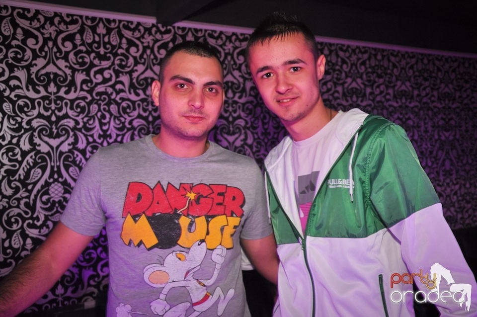 Petrecere în Club Life, 