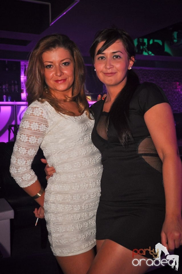 Petrecere în Club Life, 
