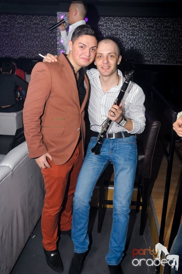 Petrecere în Club Life, 