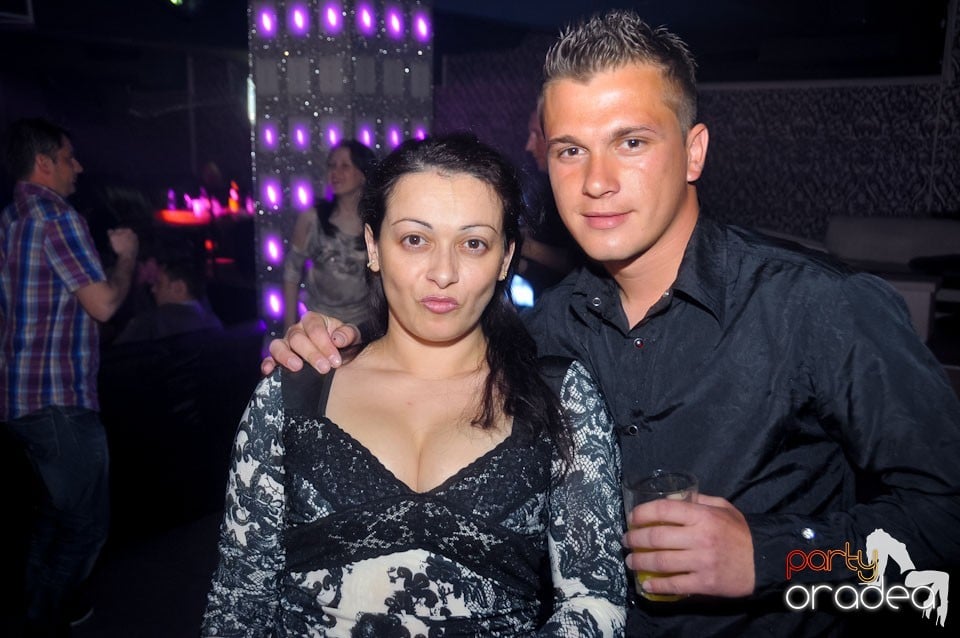 Petrecere în Club Life, 