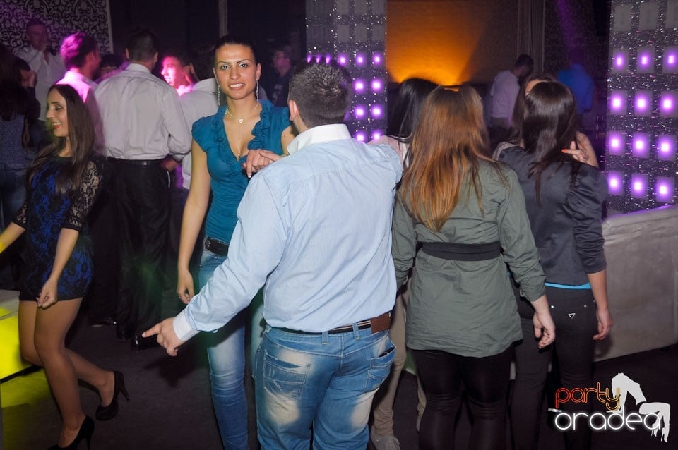 Petrecere în Club Life, 