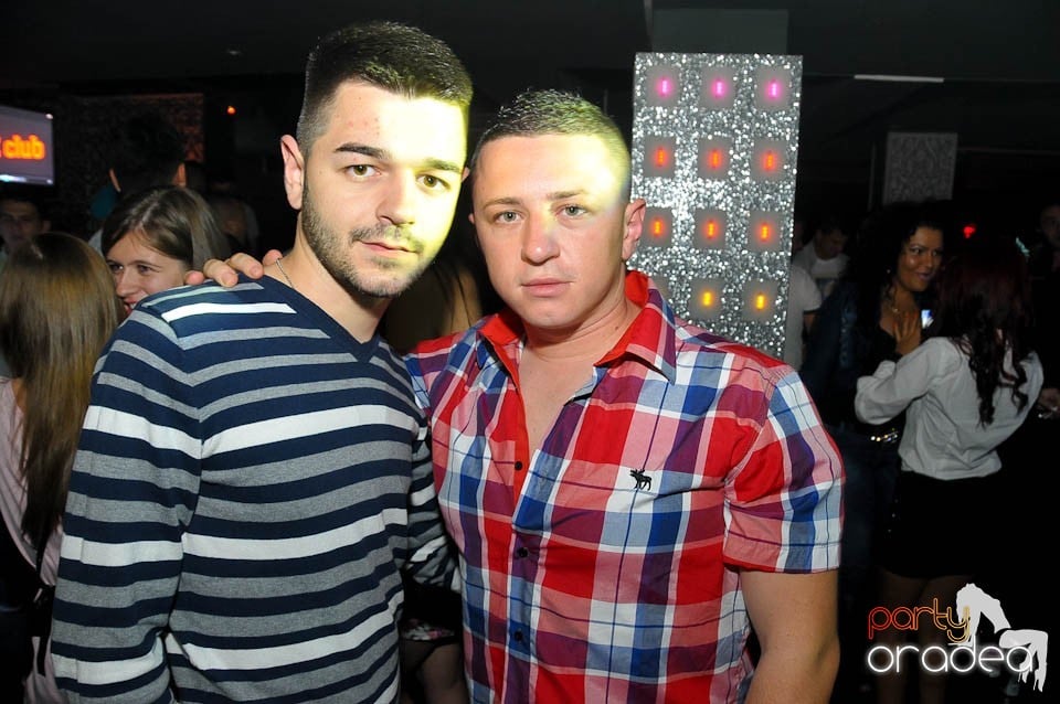 Petrecere în Club Life, 