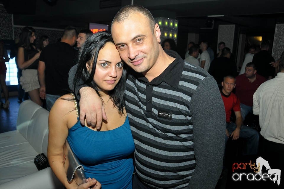 Petrecere în Club Life, 