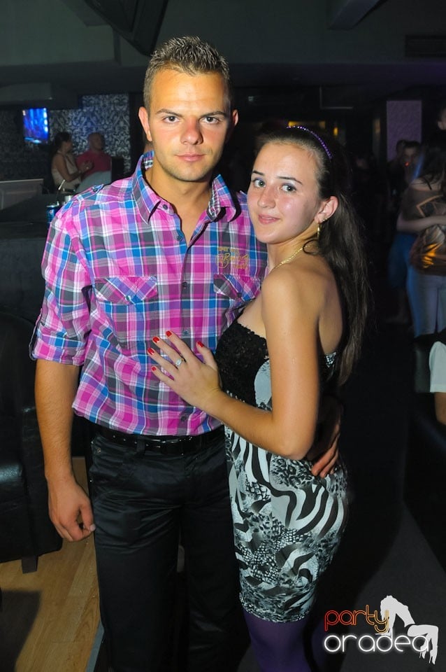 Petrecere în Club Life, 