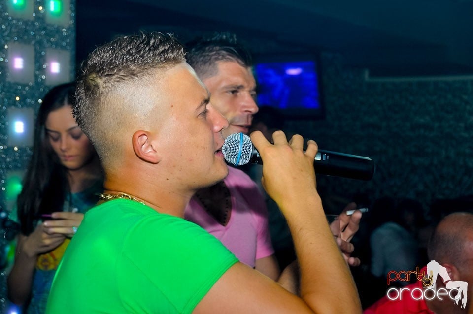 Petrecere în Club Life, 