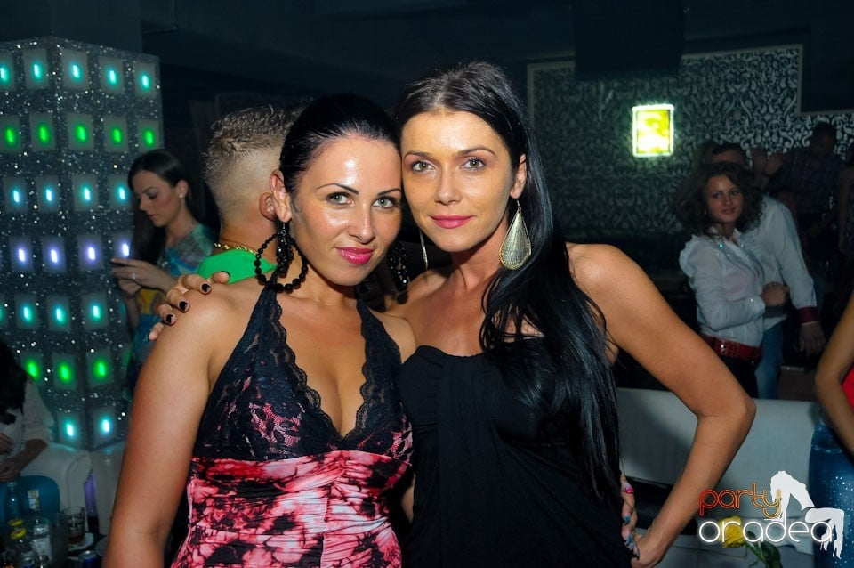 Petrecere în Club Life, 