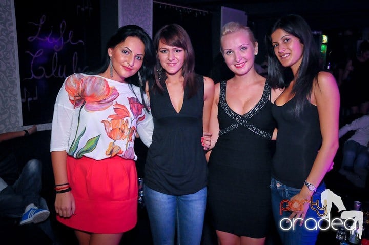 Petrecere în Club Life, 