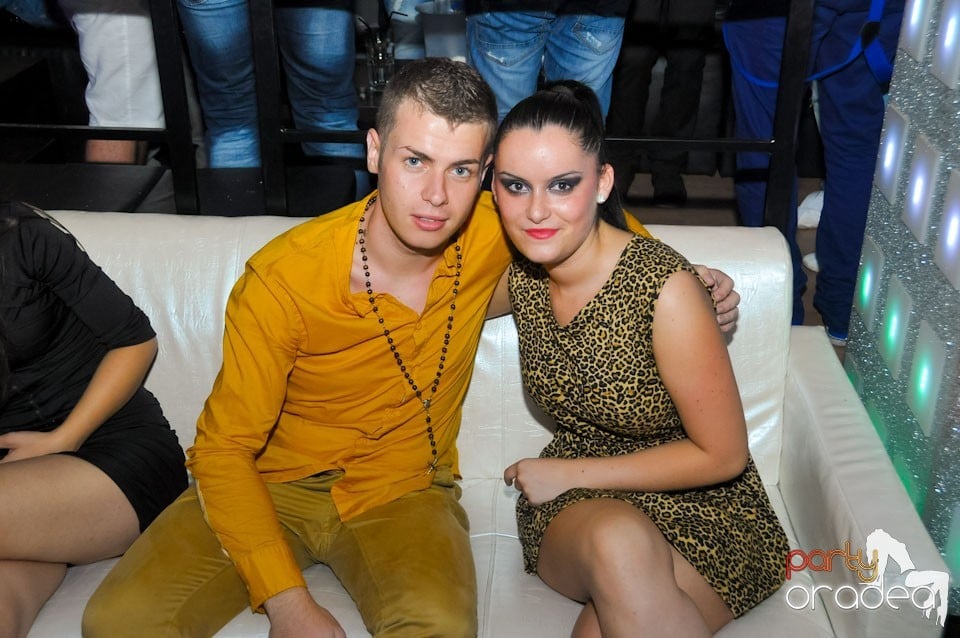 Petrecere în Club Life, 
