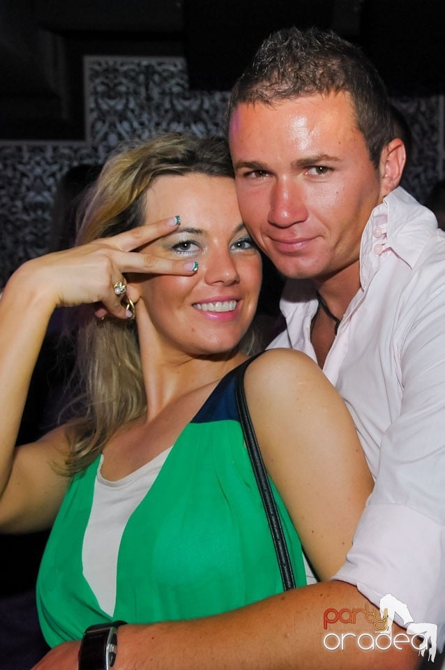 Petrecere în Club Life, 