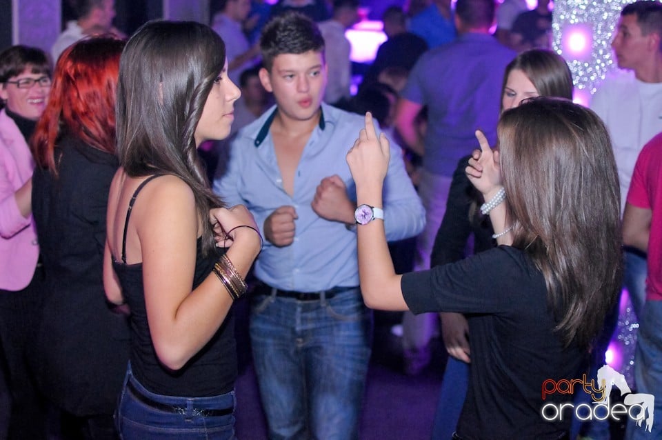 Petrecere în Club Life, 