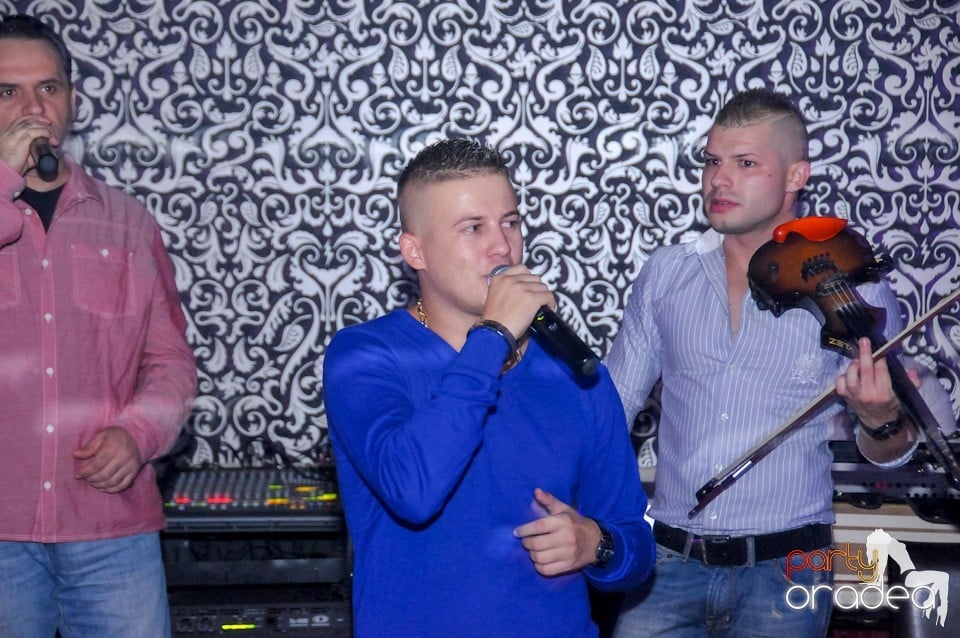 Petrecere în Club Life, 