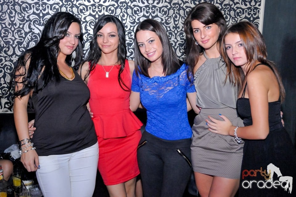 Petrecere în Club Life, 