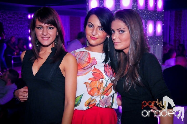 Petrecere în Club Life, 