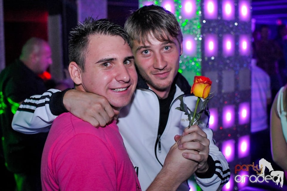 Petrecere în Club Life, 