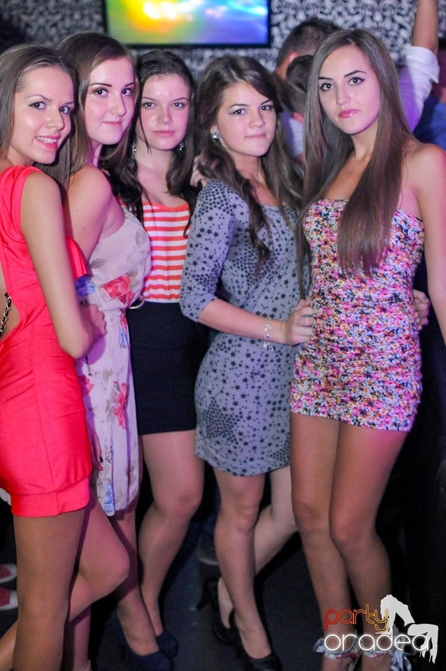 Petrecere în Club Life, 