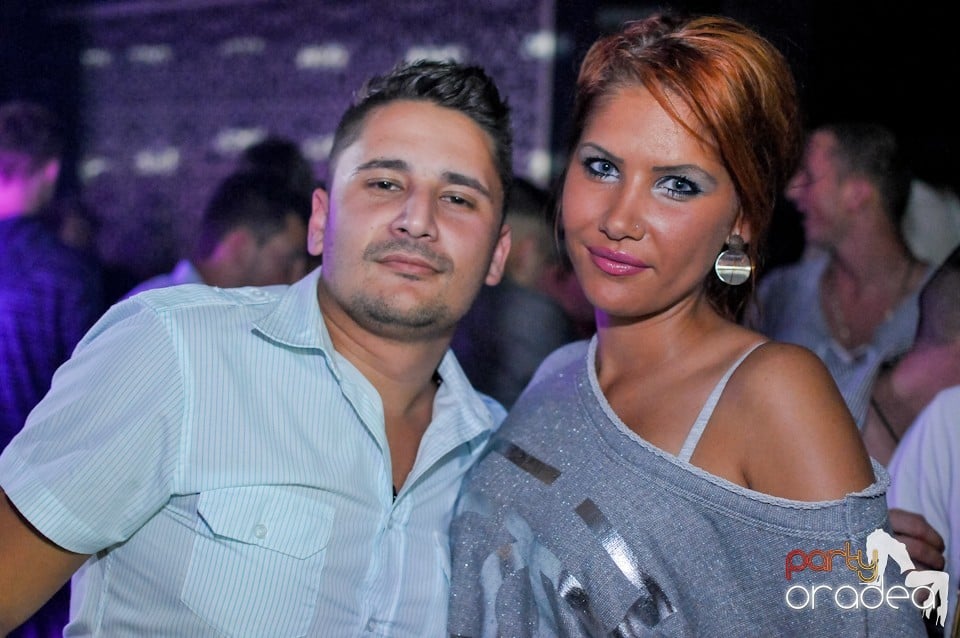 Petrecere în Club Life, 