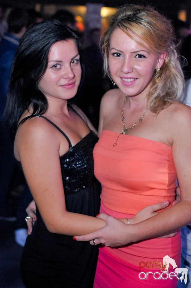 Petrecere în Club Life, 