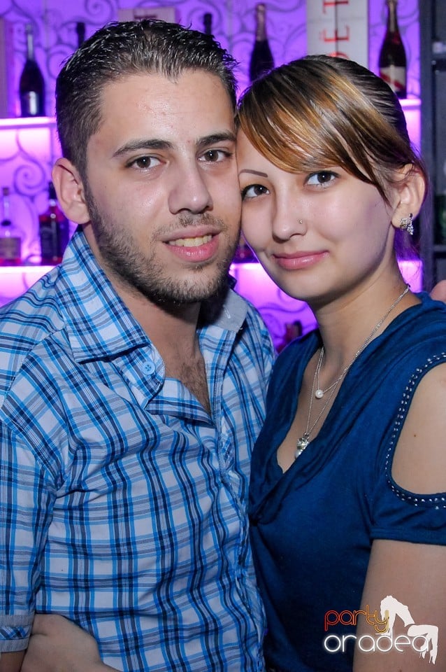 Petrecere în Club Life, 