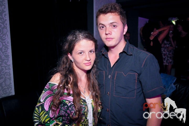 Petrecere în Club Life, 