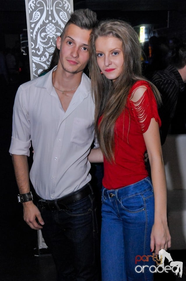 Petrecere în Club Life, 