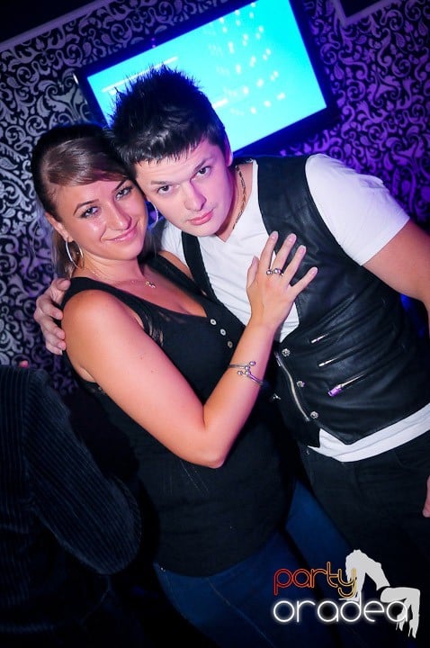 Petrecere în Club Life, 