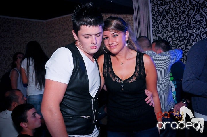 Petrecere în Club Life, 