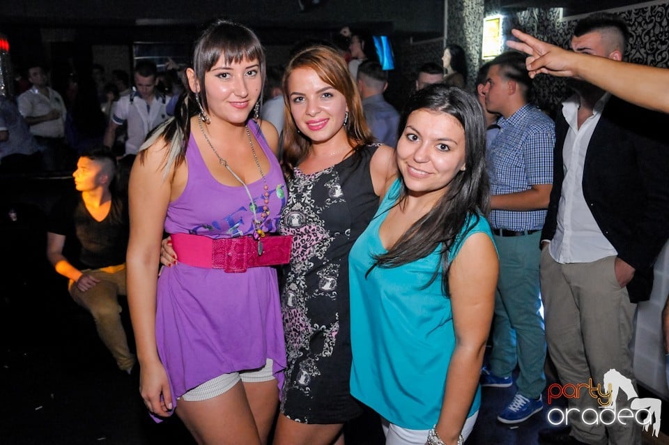 Petrecere în Club Life, 