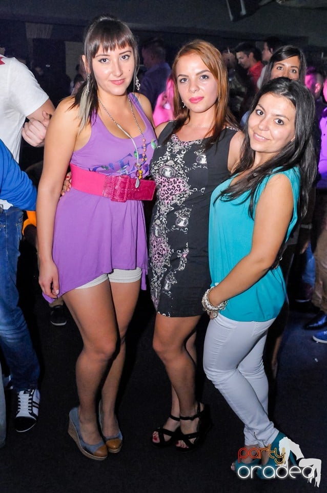 Petrecere în Club Life, 