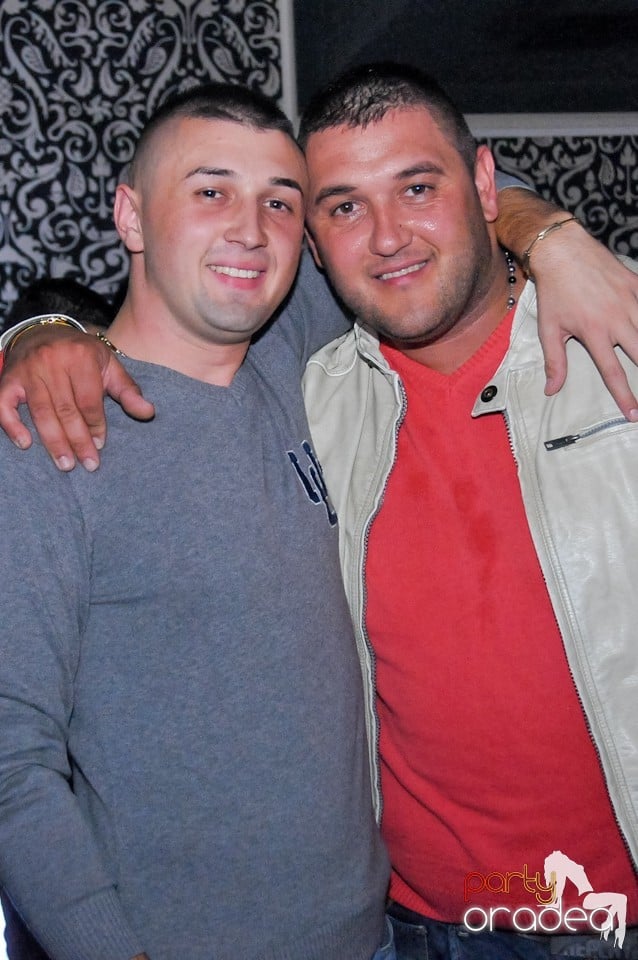 Petrecere în Club Life, 