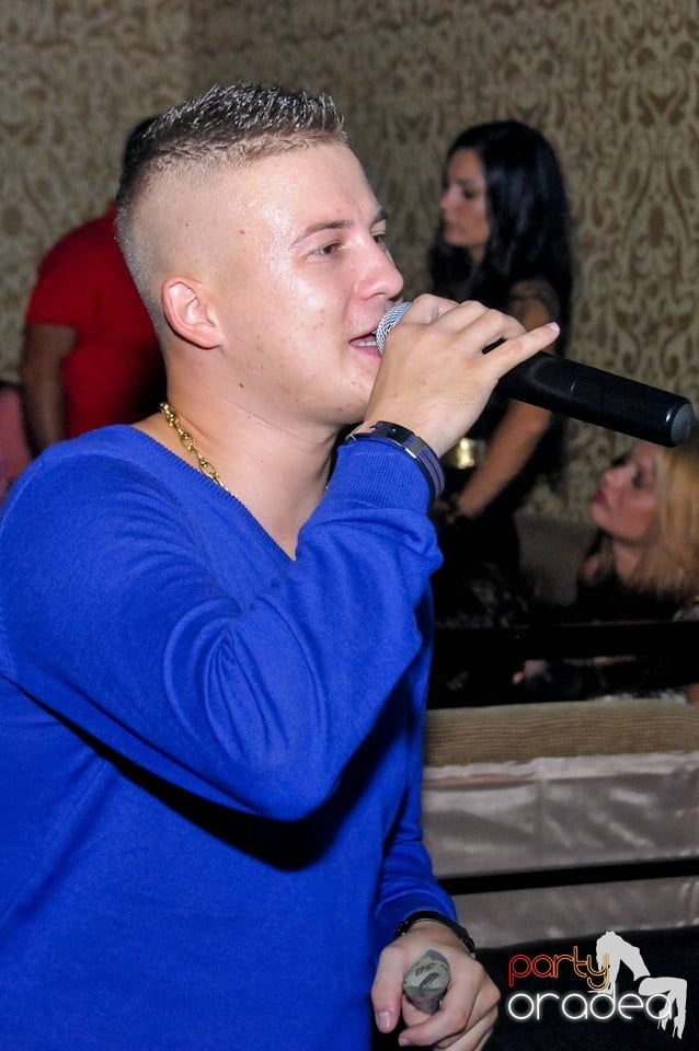 Petrecere în Club Life, 