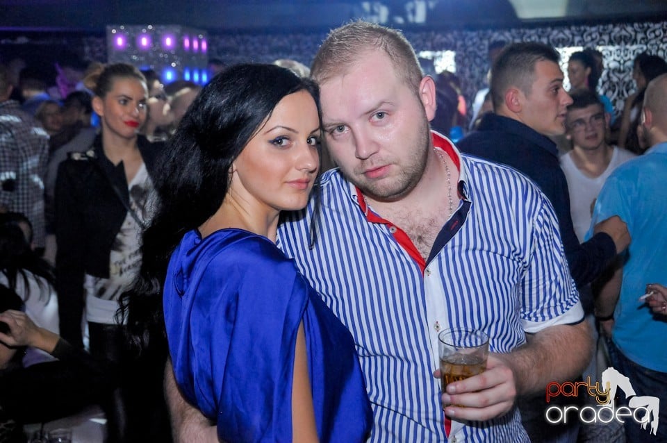 Petrecere în Club Life, 