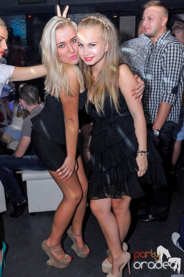 Petrecere în Club Life, 