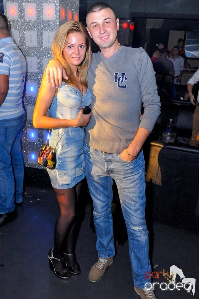 Petrecere în Club Life, 