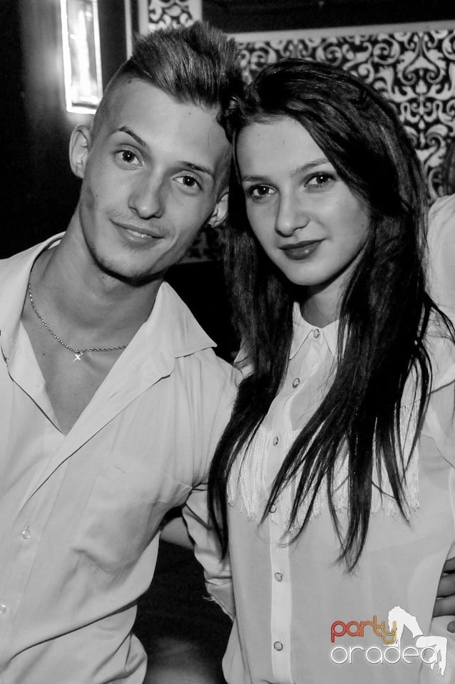 Petrecere în Club Life, 