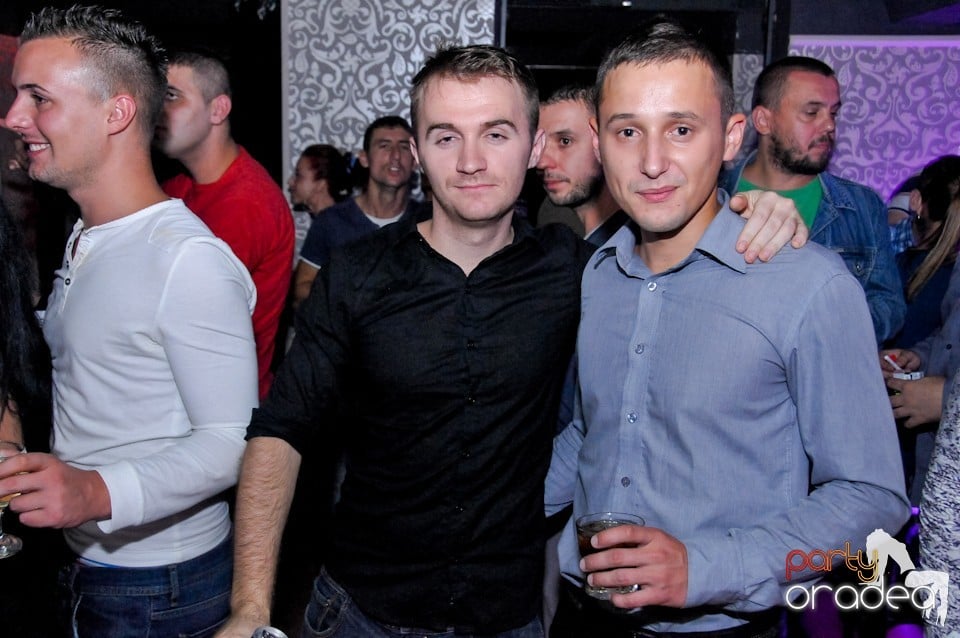 Petrecere în Club Life, 