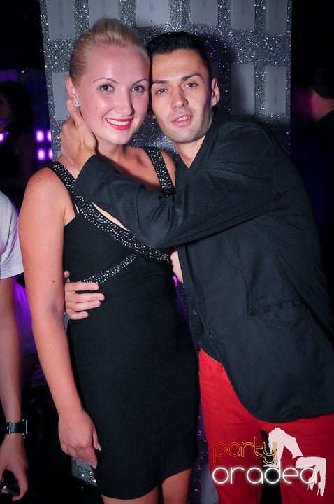 Petrecere în Club Life, 