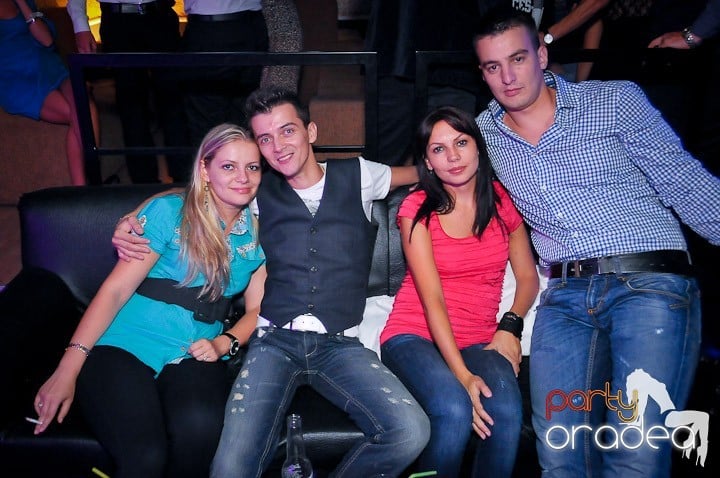 Petrecere în Club Life, 